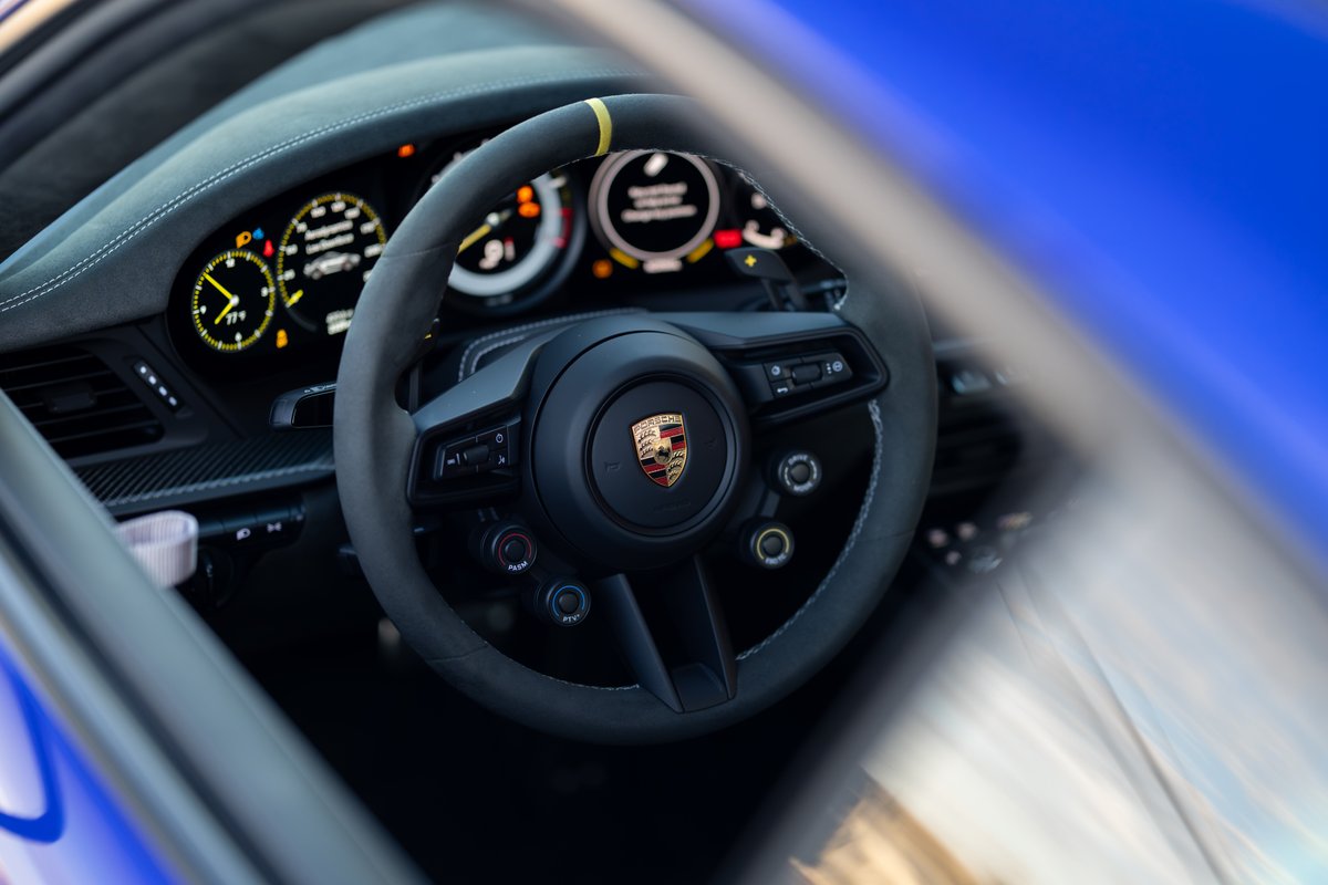 2025 Porsche 911 GT3 RS interior, Alcantara steering wheel with yellow 12 o'clock marker