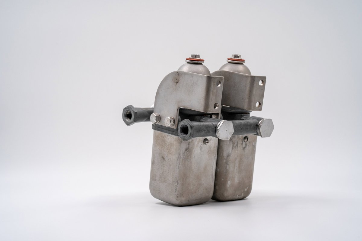 Pair of chrome dual brake fluid reservoirs for a 550 Spyder.
