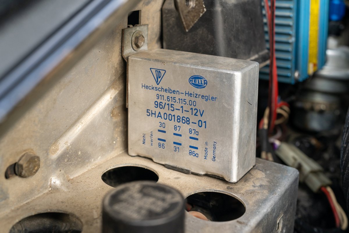 Porsche 911 Sportomatic Heckscheiben-Heizregler relay, made in Germany.