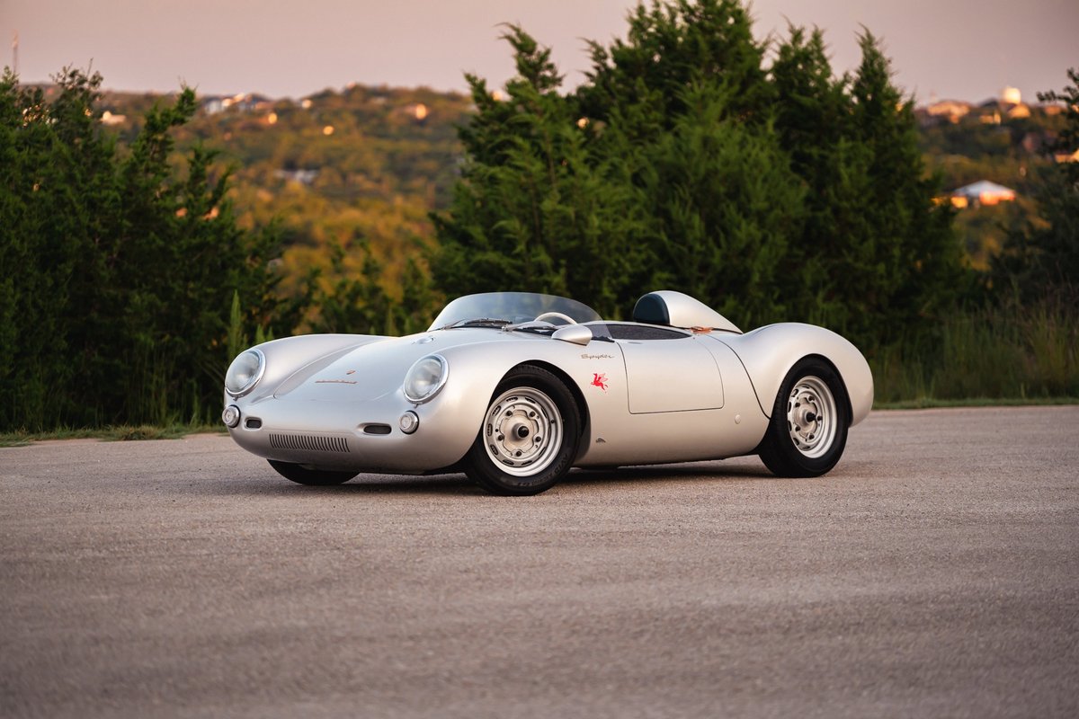 Silver Beck 550 Spyder with period correct rims and small red emblem.