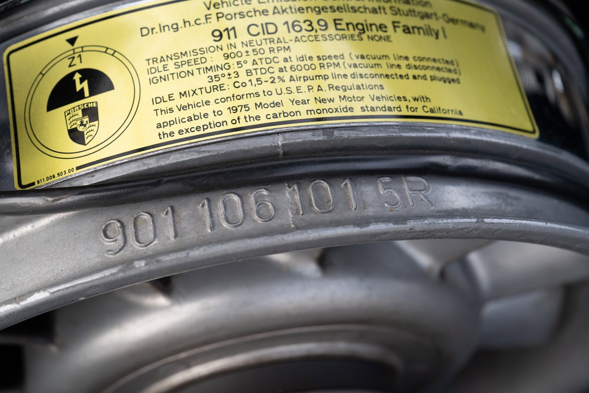 Porsche 911 Carrera engine VIN plate: 9011061015R.