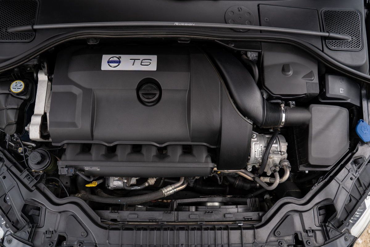 2015 Volvo V60 R-Design Polestar T6 engine bay.