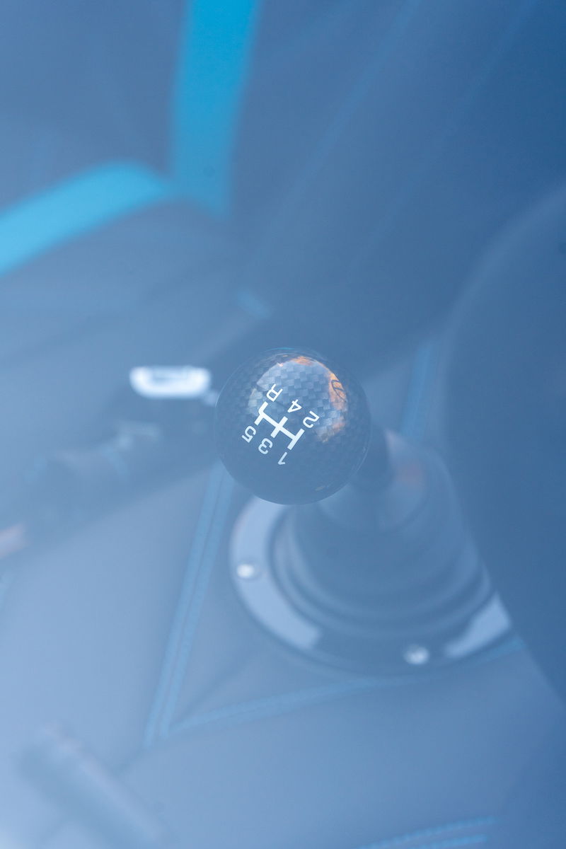 Carbon fiber shift knob in a 1965 Backdraft Cobra Iconic 427.