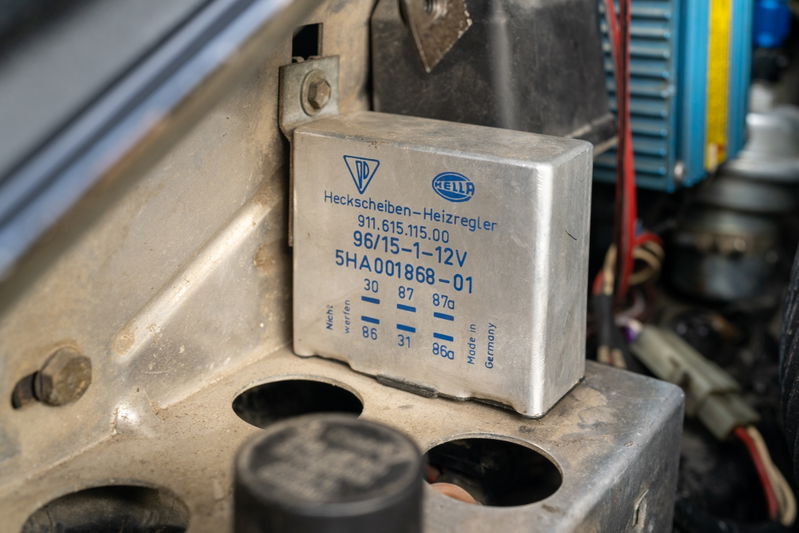 Porsche 911 Sportomatic Heckscheiben-Heizregler relay, made in Germany.