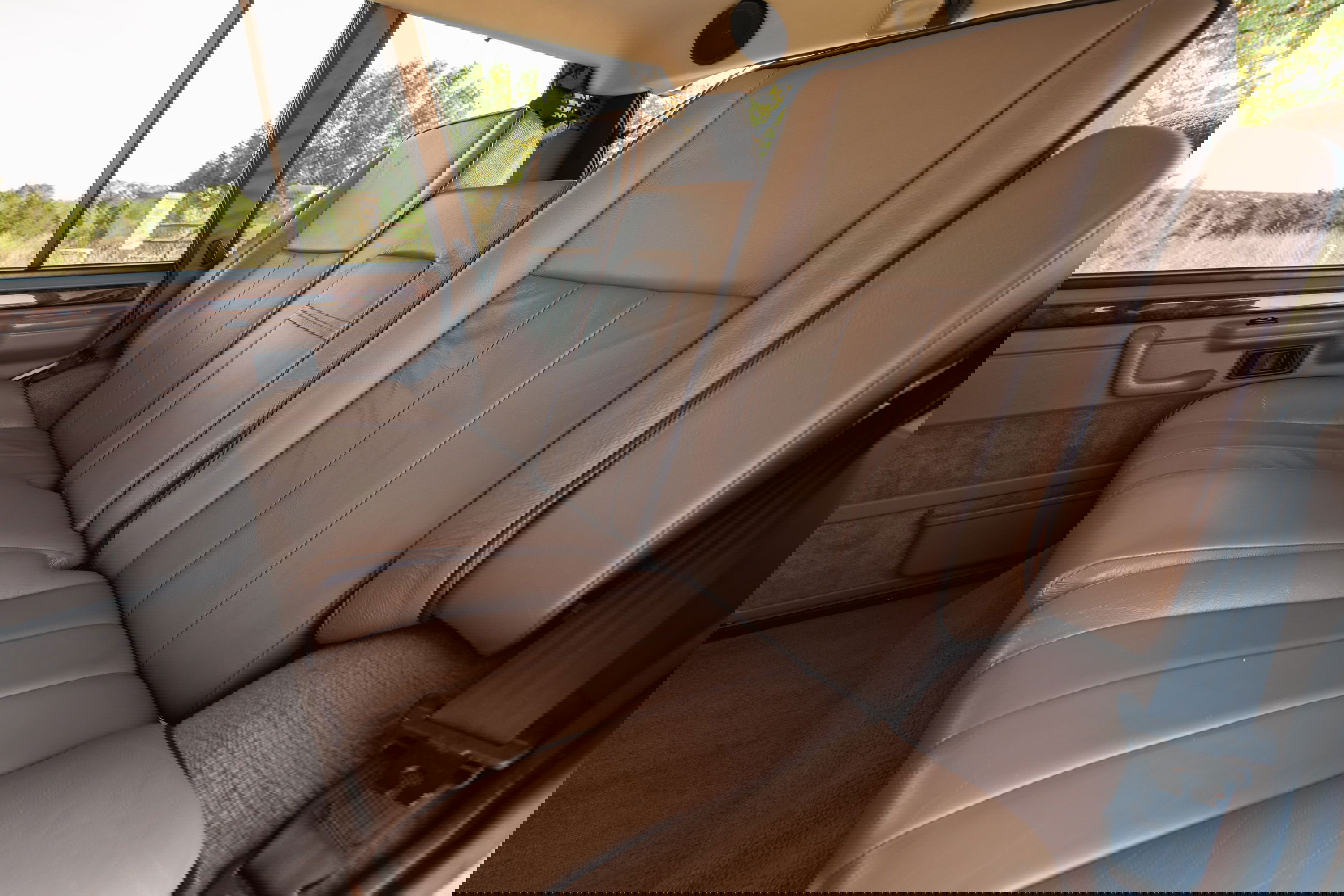 1995 white Range Rover County rear tan leather seats.