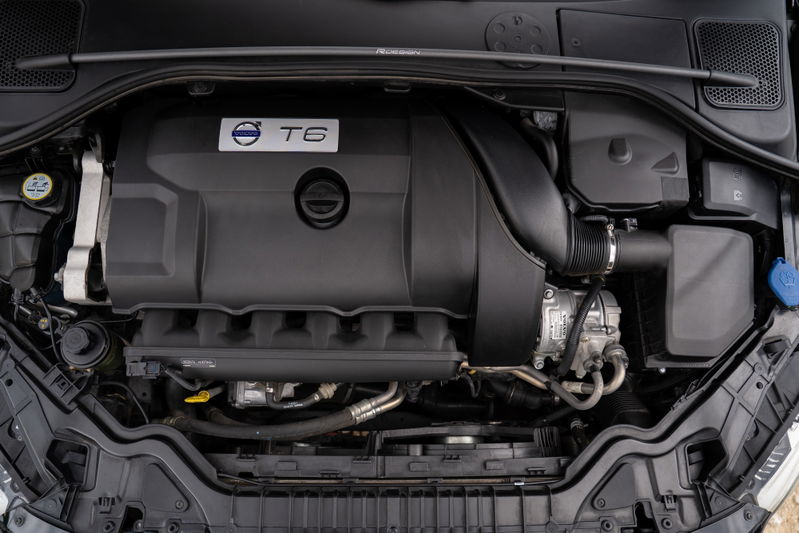 2015 Volvo V60 R-Design Polestar T6 engine bay.