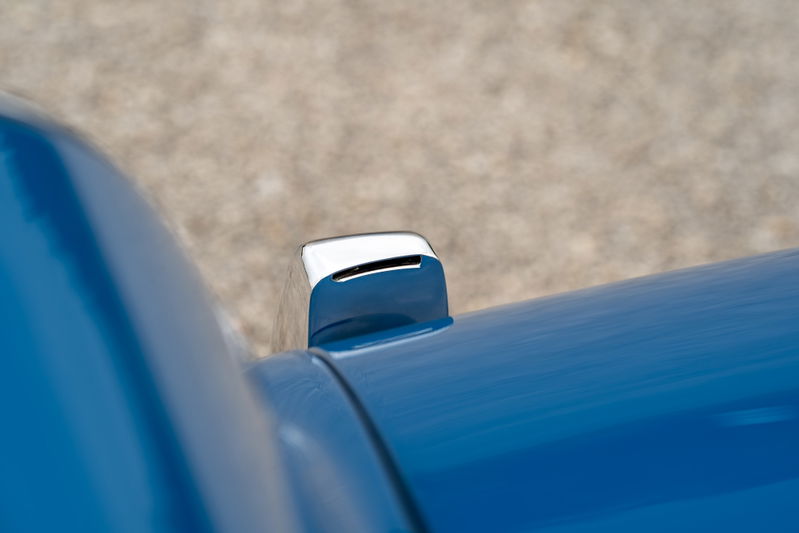 1965 blue Porsche 912 fender trim detail.